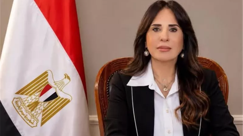 وزيرة الإسكان تتابع حملات ضبط المخالفات ورفع الإشغالات بالمدن الجديدة