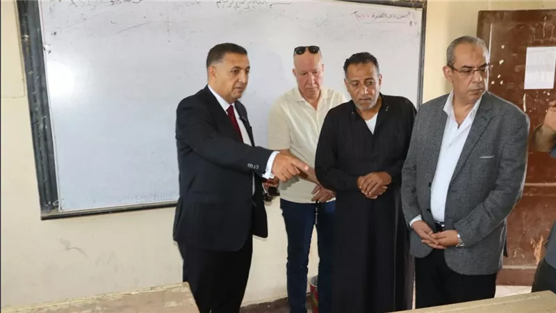 محافظ القليوبية يوضح أسباب إعفاء مدير مدرسة برقطا وموقف مديرة كفر الجزار
