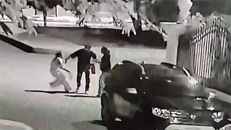 فراشاتي الصغيرات وقعوا ضحية متحرش..صانعة محتوى تكشف واقعة تعرض طفلتيها للخطر 