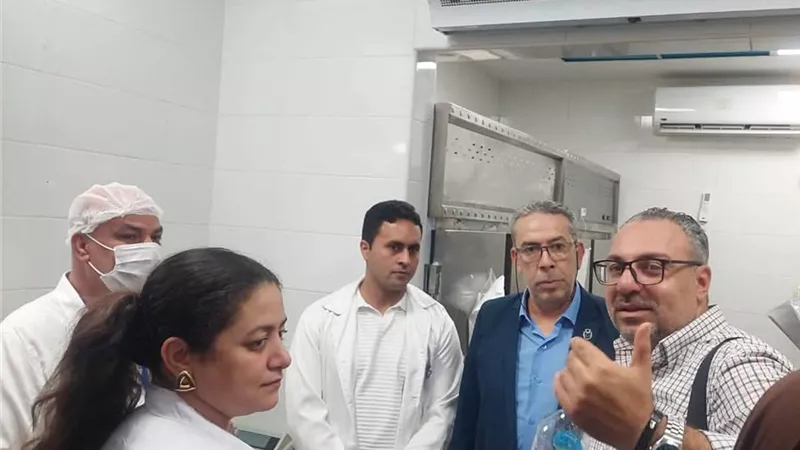 نائب مدير فرع الرعاية الصحية بالسويس يتابع انتظام العمل وجودة الخدمات