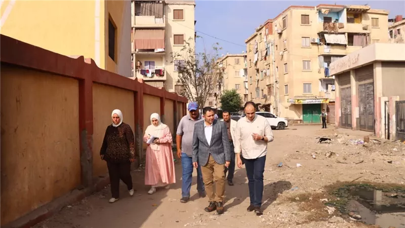 جولة ميدانية لمحافظ دمياط لتفقد النظافة وتحويل محطة رفع بالمنتزة إلى مسطح أخضر