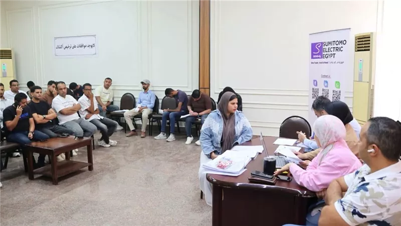 محافظ الإسماعيلية يتابع جهود توفير فرص عمل للشباب وقبول 25 متقدما بشركة يابانية