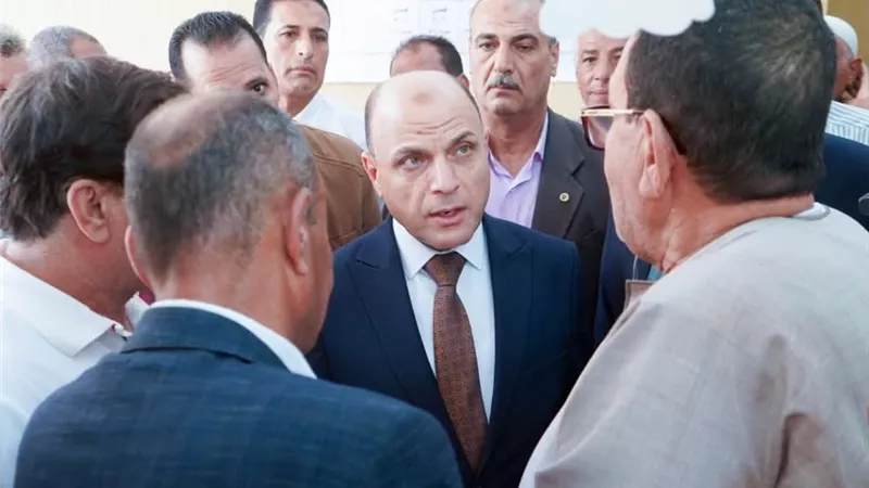 نائب محافظ الغربية يتفقد قرية صفط تراب ويبحث مطالب الأهالي ميدانيا