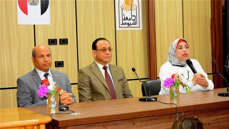 جامعة أسيوط تنظم الدورة 77 لإعداد المعلم الجامعي ومعايير النشر الدولي