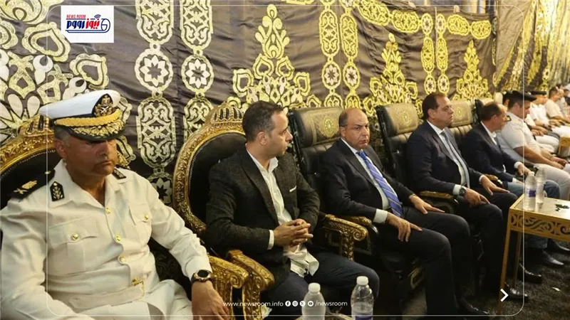 محافظ المنيا ينعي معاون مباحث سمالوط غرب ويقدم واجب العزاء لأسرته