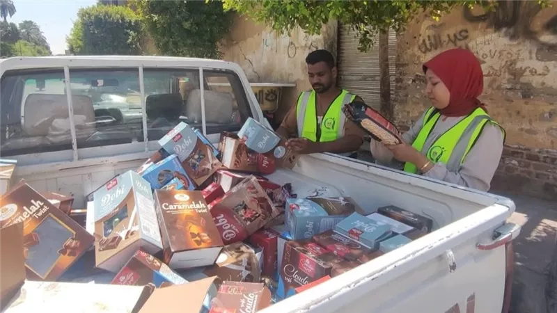 ضبط 450 كيلو شيكولاتة منتهية الصلاحية داخل مخزن غير مرخص بإسنا
