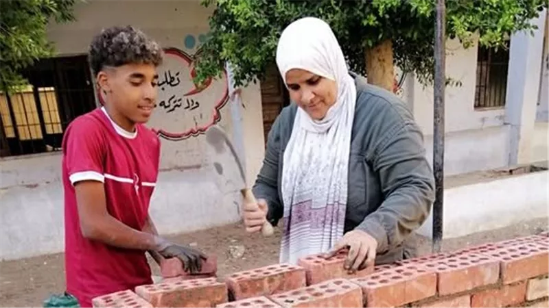 مديرة مدرسة تزعم: تركت المنصب دفاعًا عن كرامتي وكرامة زملائي