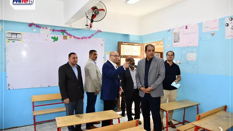 محافظ الفيوم يتفقد عددًا من المدارس بقرية فانوس للوقوف على جاهزيتها