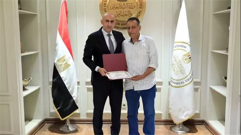 مدير مدرسة برقطا: مستمر في عملي.. أنا في مكاني وبمارس مهامي بشكل طبيعي