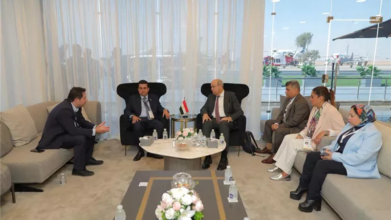 وزير الطيران يبحث مع الوكالة الوطنية للطيران البرازيلية فتح آفاقًا جديدة للعمل
