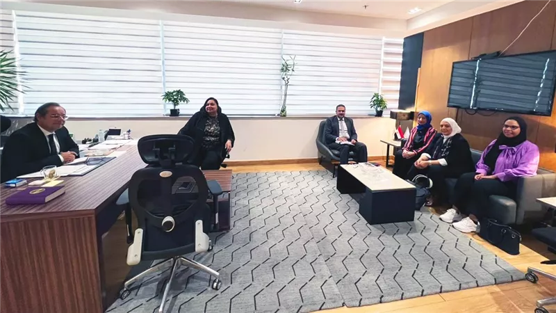 رئيس شئون البيئة يبحث سبل تشجيع المنشآت الصناعية لاستكمال سجل البيانات البيئية الموحد 