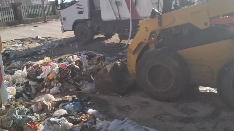 رفع 650 طنًا من بؤر المخلفات والتراكمات بمراكز ومدن وأحياء الغربية خلال يوم وا