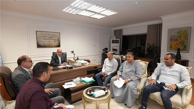 محافظ أسيوط يلتقي أعضاء مجلسي النواب والشيوخ لبحث مطالب المواطنين ودفع العمل ب