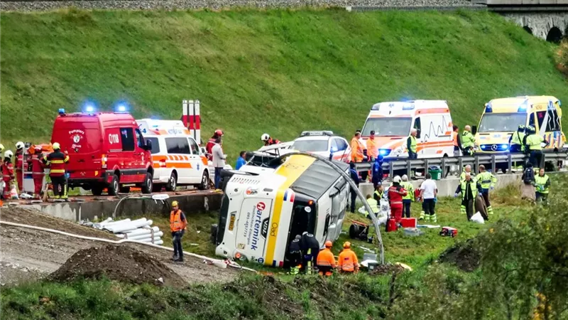 مصرع 5 وإصابة 40 في حادث حافلة سياحية هولندية بسويسرا