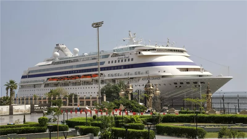 ميناء غرب بورسعيد يستقبل السفينة السياحية ASTORIA GRANDE في زيارتها الثانية