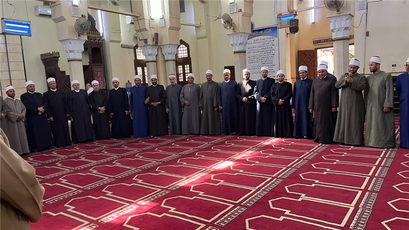 الأوقاف تسير قافلة دعوية موسعة إلى مساجد إدارات الزاوية الحمراء وروض الفرج