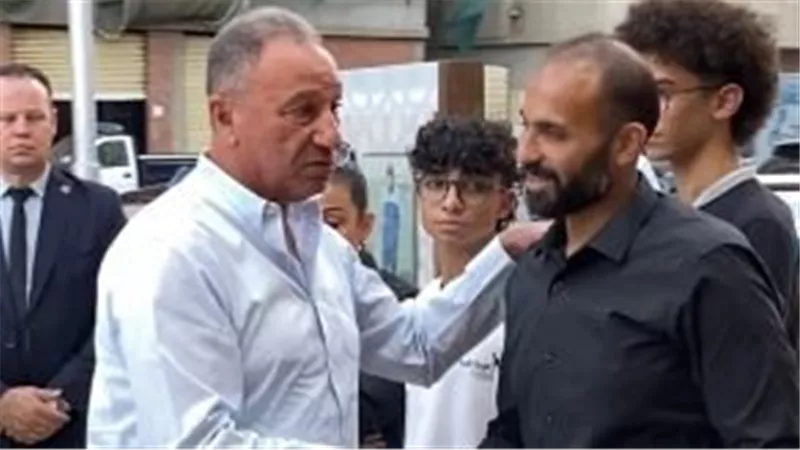 بحضور الخطيب وفاروق جعفر.. نجوم الكرة يقدمون واجب العزاء لأسرة أحمد عبدالباقي