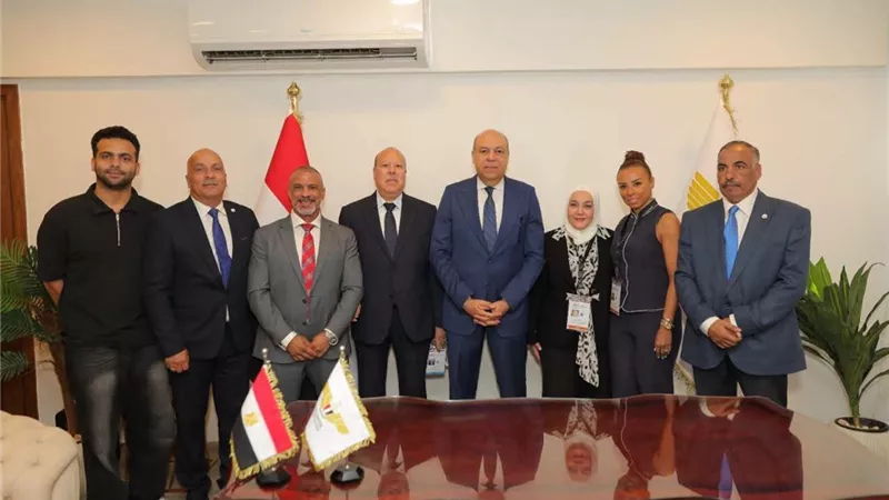 مصر للطيران للخدمات الأرضية توقع عقدين استراتيجيين بختام معرض العلمين الدولي 