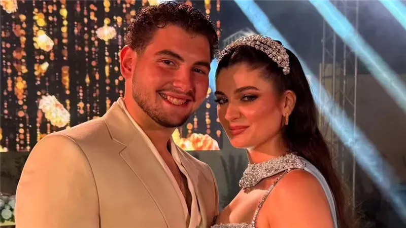 نجم ذا فويس كيدز.. زين عبيد يحتفل بخطبته على فتاة من خارج الوسط الفني