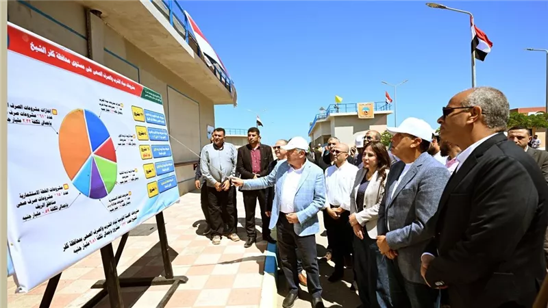رئيس الوزراء يتابع مشروعات الصرف الصحي بمصيف بلطيم لخدمة 350 ألف مواطن