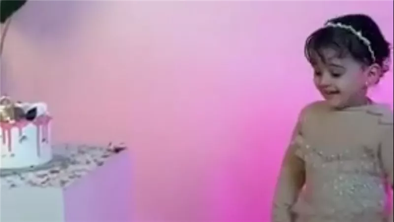 «أبوها حاول يخنقها.. ثم طعنها 3 مرات».. مأساة كارما تهز السوشيال ميديا