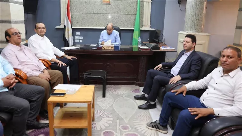 محافظ المنيا لرؤساء الوحدات القروية بأبوقرقاص: المواطن أولًا