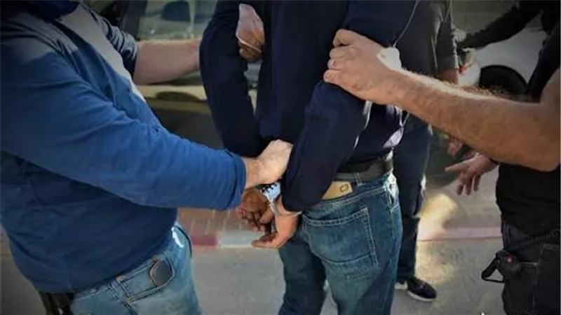 ضبط سائق توك توك بالشرقية لارتكابه أفعالًا خادشة للحياء بأحد الشوارع