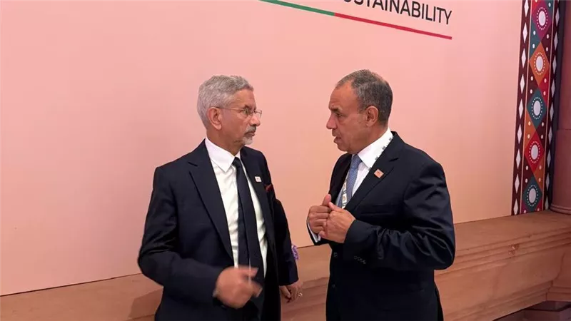 لقاء مصري هندي على هامش قمة 