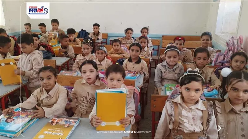 متابعة ميدانية لمدير إدارة ابشواى لمدارس قطاع أبوكساه في أول أيام الدراسة