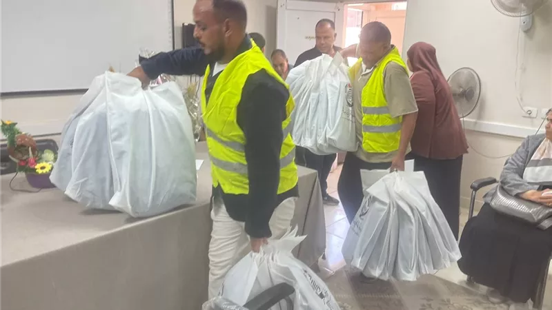 الجبهة الوطنية بشرق شبرا الخيمة تقدم شنطًا مدرسية للطلاب المستحقين