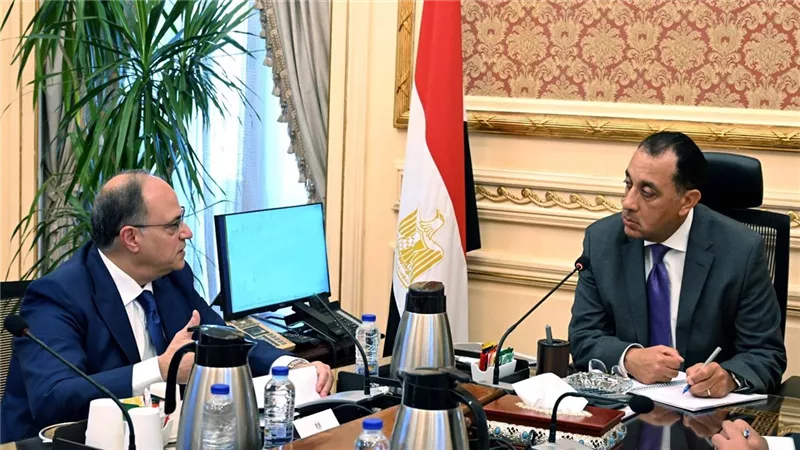 رئيس الوزراء يلتقي رئيس هيئة الدواء المصرية لمتابعة عدد من ملفات العمل 