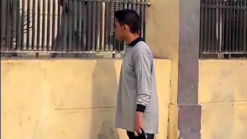 مصادر بالتعليم تكشف حقيقة أزمة طالب «الشبشب»: غير مسموح الدخول للمدرسة بالشبشب