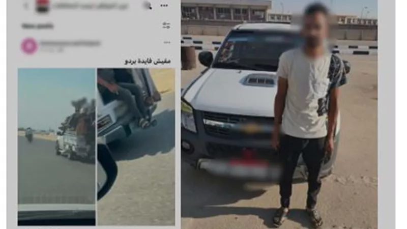 القبض علي سائق ربع نقل لسماحة لعدد من الأشخاص بالجلوس أعلى الصندوق السيارة