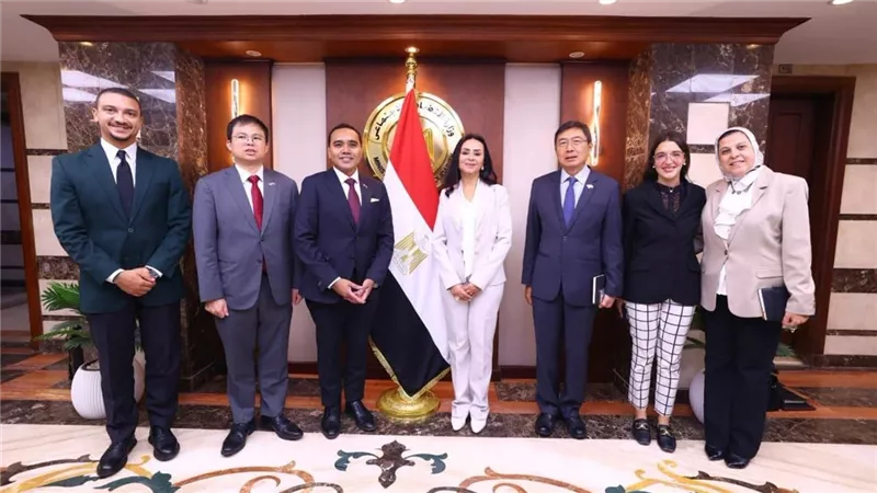 وزيرة التضامن تستقبل وزيرًا سنغافوريًا لبحث التعاون في الحماية الاجتماعية والإغاثة