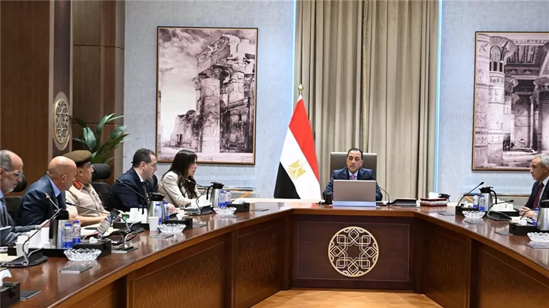 رئيس الوزراء يبحث تنفيذ مشروع كبير بالعلمين الجديدة لتعزيز الاستثمار والسياحة