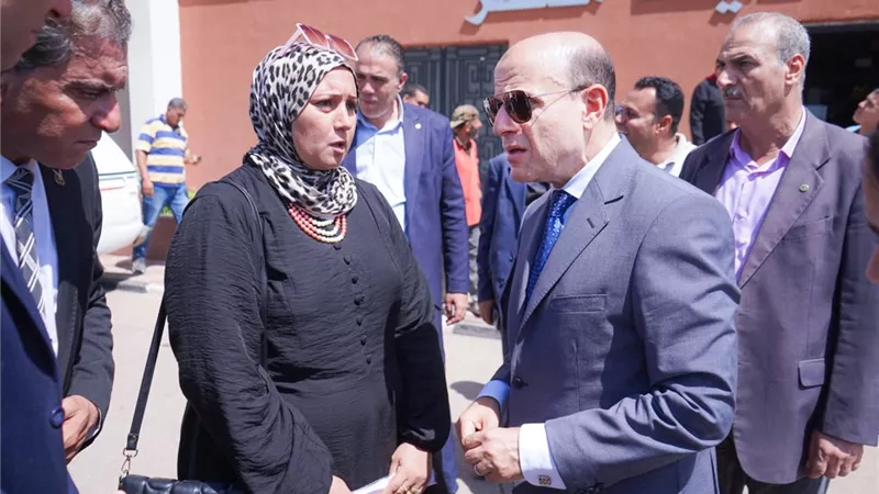 أنا نازل لكم عشان أسمعكم» أهالي نهطاي يطلبون ومحافظ الغربية يستجيب