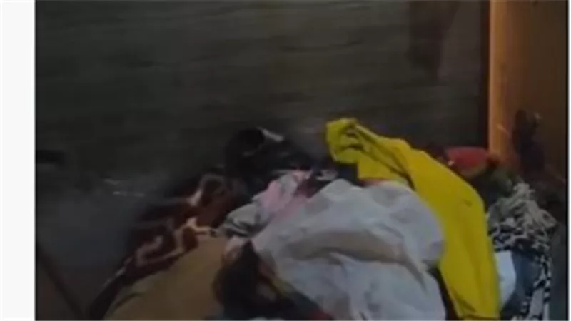 شاب يستغيث بـ«الداخلية»: «الجيران أجبرونا نسيب البيت.. ولما رجعنا لقيناه متبهدل»