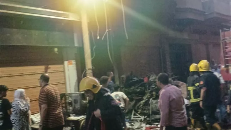 حريق هائل داخل مخزن تكييفات بالمحلة الكبرى.. والحماية المدنية تحاصر النيران