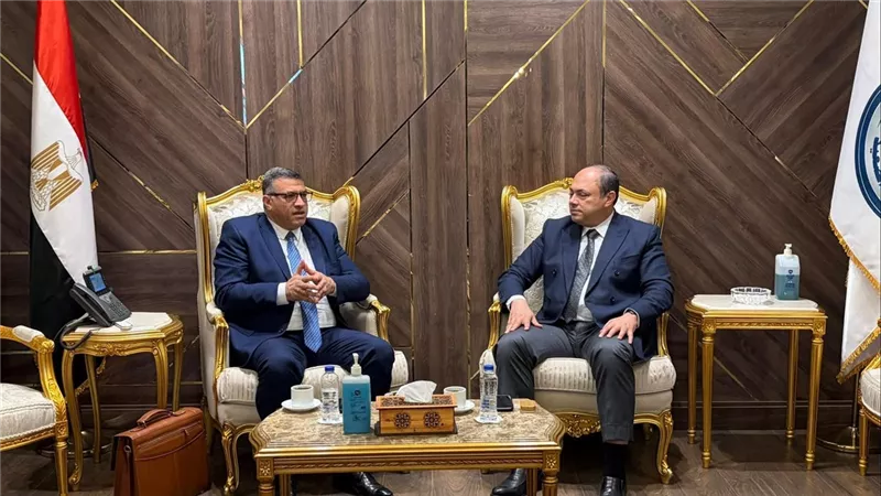 محافظ قنا ورئيس هيئة تنمية الصعيد يبحثان المشروعات التنموية والاستثمارية