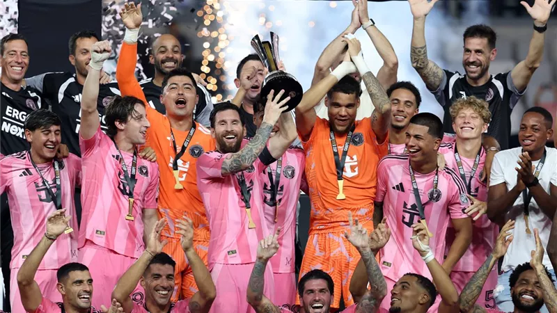 ميسي يتوج بلقبه الـ49 في مسيرته بكأس الأبطال مع إنتر ميامي