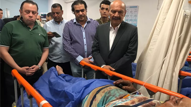 محافظ السويس يتابع 33 مصابًا في حادث العين السخنة ويوجه بتوفير الرعاية الطبية