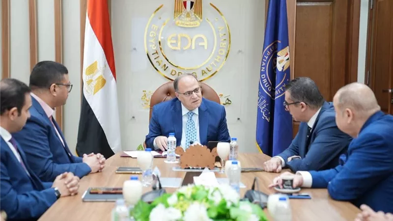 الغمراوي يبحث مع البيلي سبل دعم الاستثمار وتعزيز حضور الدواء المصري في العالم