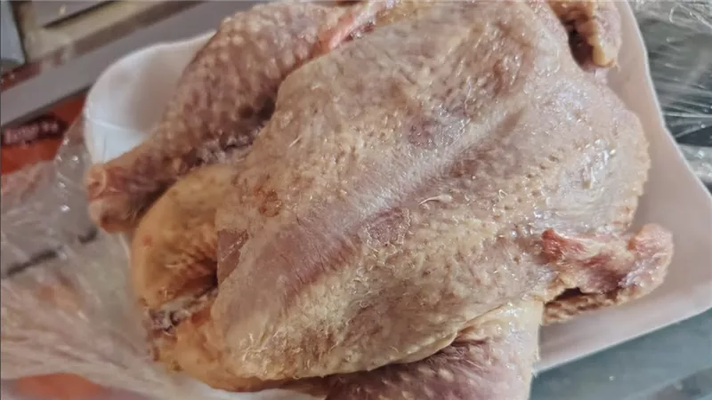 استجابة لمواطن..ضبط دواجن غير صالحة بمطعم بروست بحي الزهور ببورسعيد