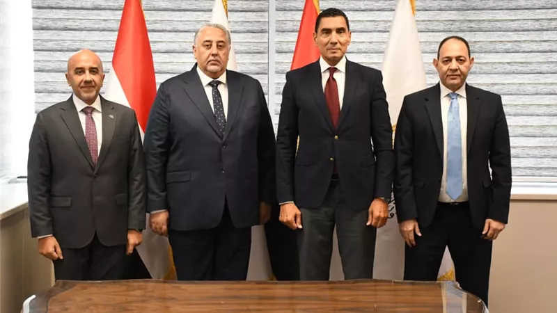 الشباب والرياضة توقع بروتوكولًا مع روابط الرياضية لدعم الأبطال المصريين