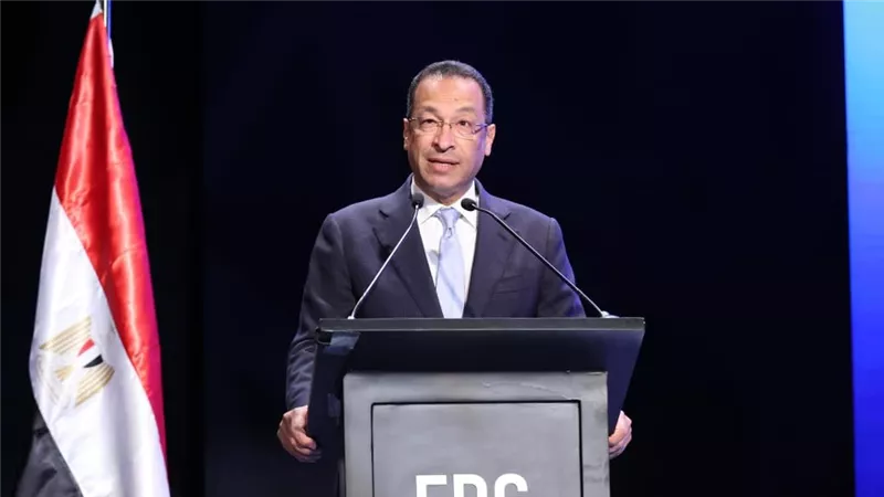 وزير الاتصالات يكشف موعد إطلاق استراتيجية مراكز البيانات ويعلن مستهدفات الاقتصاد الرقمي
