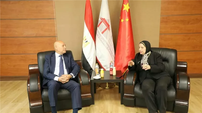 محافظ القاهرة يبحث تعزيز التعاون مع الجامعة المصرية الصينية لدعم جهود التنمية بالعاصمة