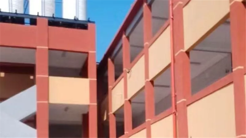 طالبة تطالب مدرسة ب 15 الف جنية بعد كسر الموبايل بالمنوفية 