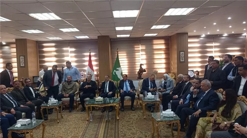 وفد حزب مستقبل وطن يستكمل جولاته بزيارة ديوان عام محافظة الشرقية