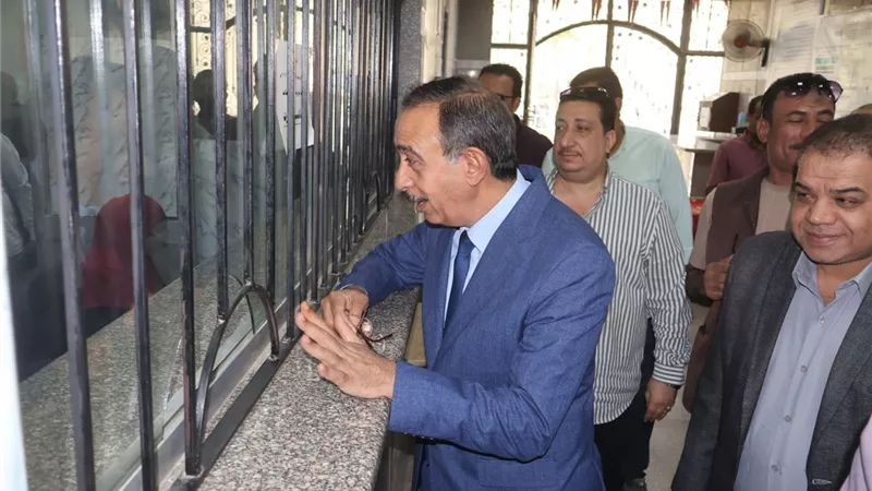 محافظ سوهاج يتفقد المركز التكنولوجي بطهطا ويوجه بسرعة إنهاء طلبات المواطنين
