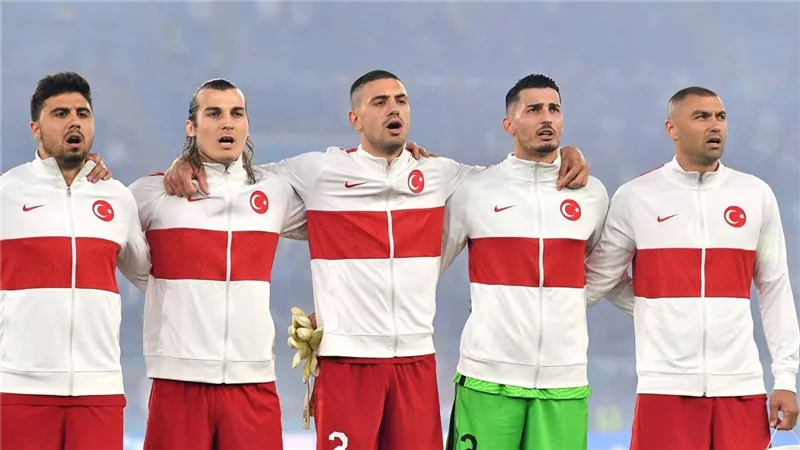 أردا جولر يقود تشكيل تركيا المتوقع ضد فرنسا بدوري الأمم الأوروبية 